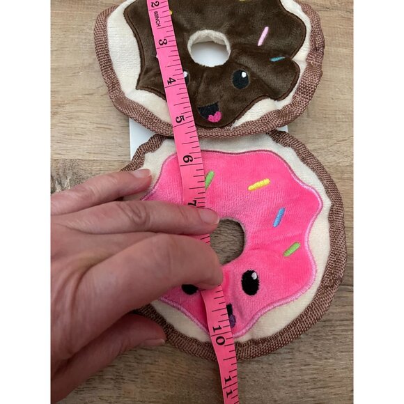 NWT Outward Hound Invincibles Squeaky Donuts Dog Toy Set - Picture 4 of 4